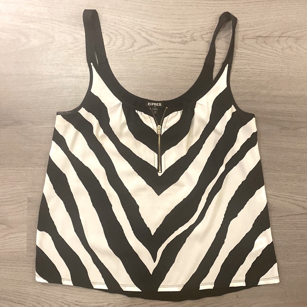 Express - Geometric Tank